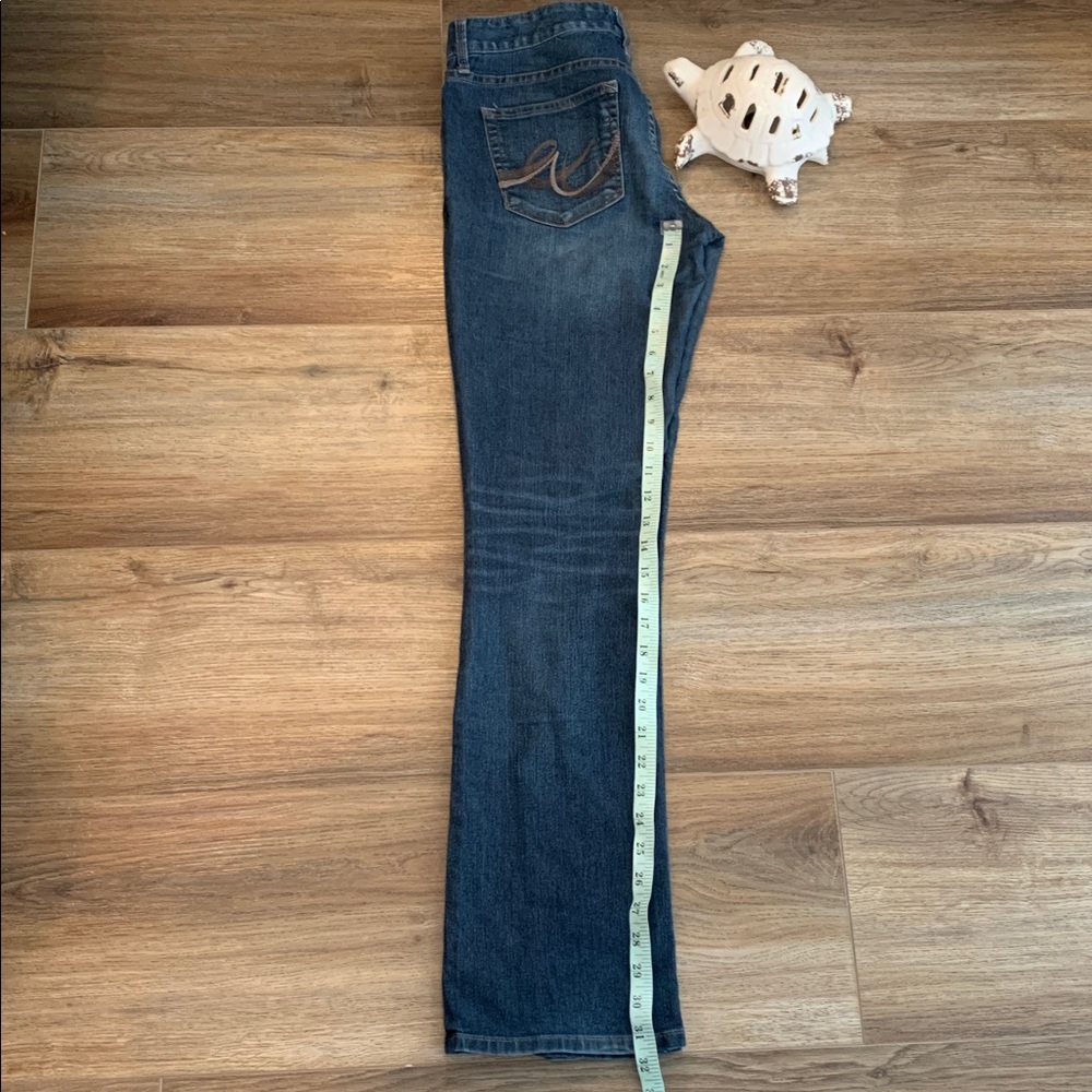 Express Women's ultra low rise barely boot cut Jeans Size 6-R - Picture 8 of 11